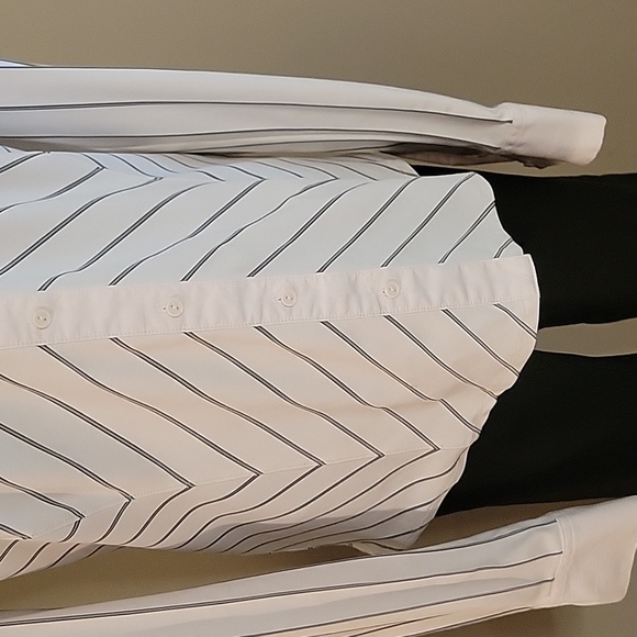 Express Stretch Slenderizing Button Down Blouse Size 12 - Picture 3 of 8